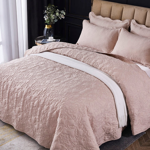 CloudNine‌ ‌Quilted‌ ‌Bed‌ ‌Set‌ ‌