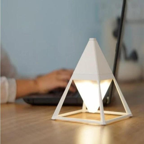 Paak - Dimmable Pyramid Bedside Lamp - Silky decor