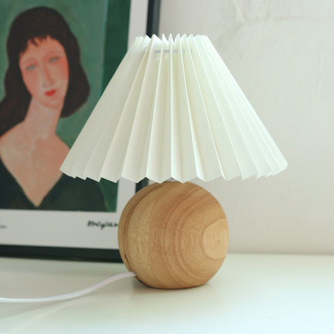 Deluxe Rattan Pleat Led Lamp